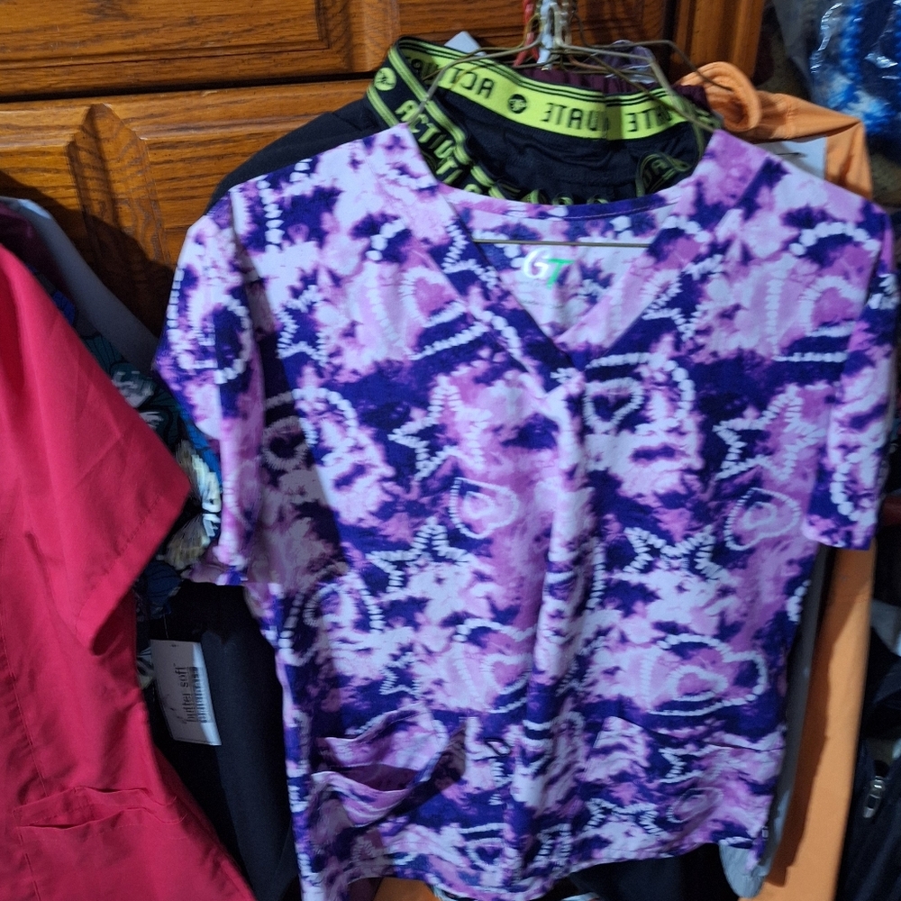 Scrub top